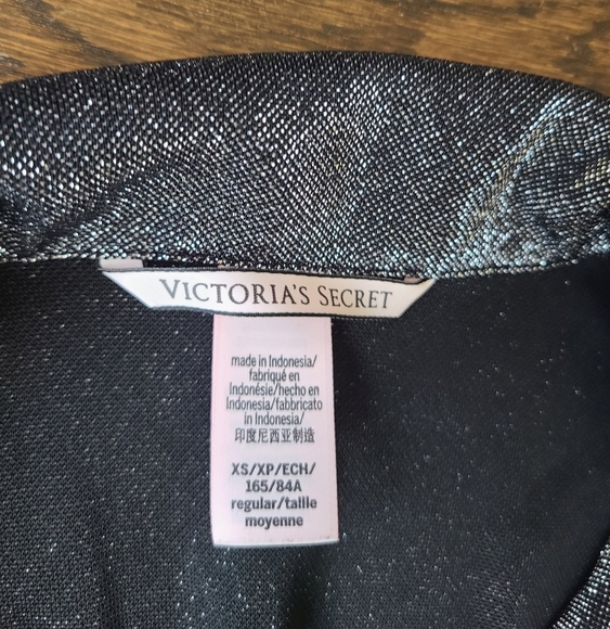 Victoria's Secret Shimmer Knit Long Sleeve Gray  Button-Up  Pajama Top Sz.XS - Picture 2 of 9